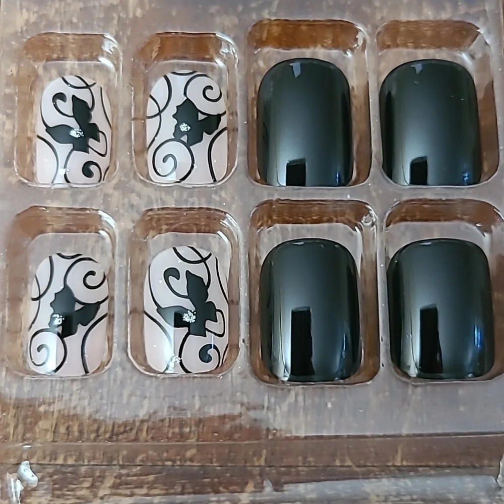 2/$16 Black Butterfly Glitter Press On Nails